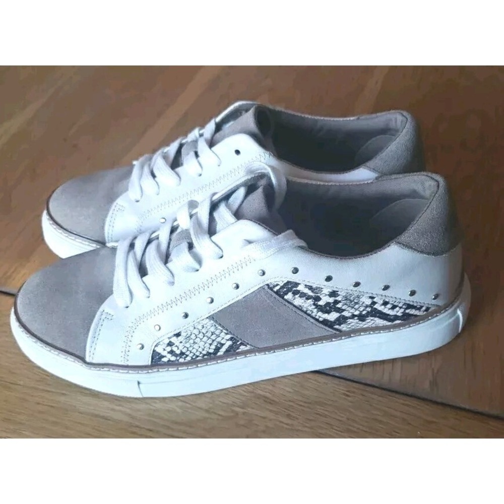 Sz 10M Crown‎ Vintage Snakeskin studded Tan Sneaker shoes womens EUC  Clean